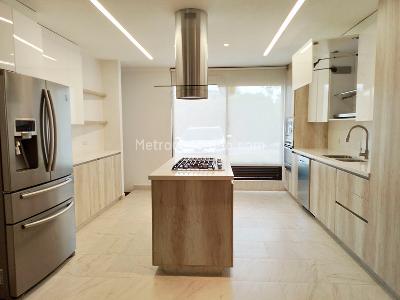 Casa de 5 alcobas en venta en El Poblado, Medellín, 381 m² · foto 6 de 19