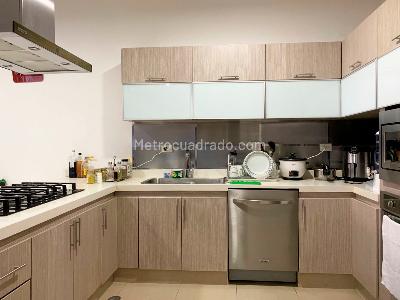 Casa en arriendo en El Poblado, Medellín · foto 4 de 18