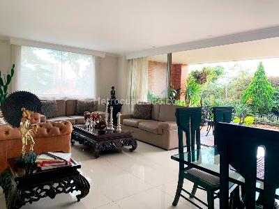 Casa de 3 alcobas en venta en Envigado, Envigado, 232 m² · foto 2 de 20