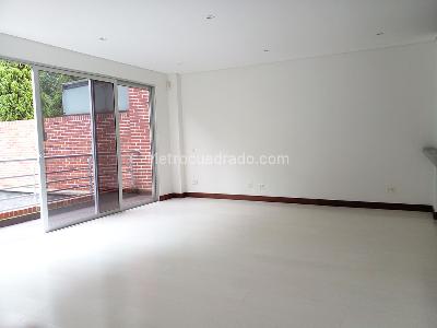 Casa de 3 alcobas en venta en Envigado, Envigado, 253 m² · foto 3 de 19