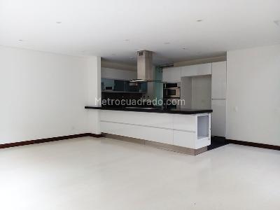 Casa de 3 alcobas en venta en Envigado, Envigado, 253 m² · foto 2 de 19