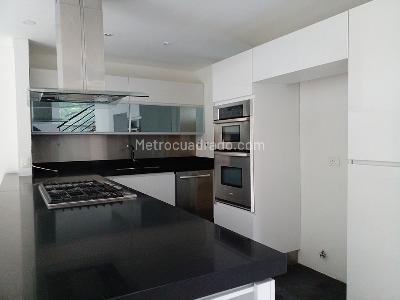 Casa de 3 alcobas en venta en Envigado, Envigado, 253 m² · foto 4 de 19