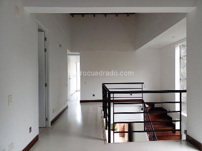 Casa de 3 alcobas en venta en Envigado, Envigado, 253 m² · foto 8 de 19