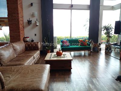 Casa de 3 alcobas en venta en El Poblado, Medellín, 390 m² · foto 2 de 20
