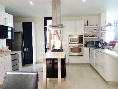 Casa de 3 alcobas en venta en El Poblado, Medellín, 390 m² · foto 5 de 20