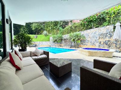 Casa de 5 alcobas en venta en El Poblado, Medellín, 1150 m² · foto 17 de 18