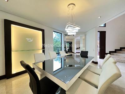 Casa de 5 alcobas en venta en El Poblado, Medellín, 1150 m² · foto 3 de 18