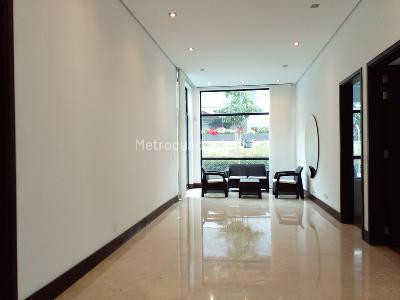 Casa de 5 alcobas en venta en El Poblado, Medellín, 1150 m² · foto 6 de 18