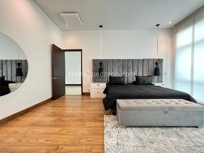 Casa de 5 alcobas en venta en El Poblado, Medellín, 1150 m² · foto 8 de 18