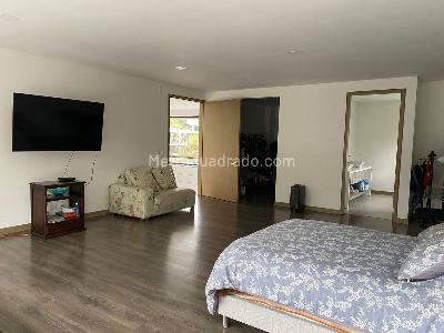 Casa de 4 alcobas en venta en Envigado, Envigado, 491 m² · foto 11 de 17