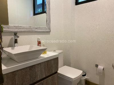 Casa de 4 alcobas en venta en Envigado, Envigado, 491 m² · foto 13 de 17