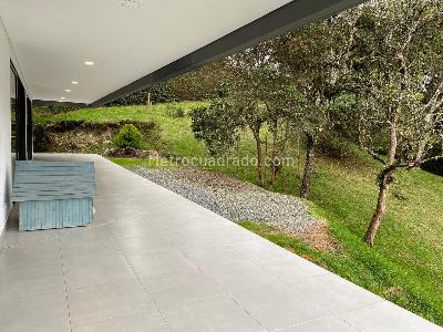 Casa de 4 alcobas en venta en Envigado, Envigado, 491 m² · foto 16 de 17