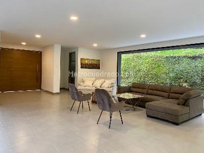 Casa de 4 alcobas en venta en Envigado, Envigado, 491 m² · foto 2 de 17