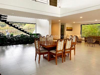 Casa de 4 alcobas en venta en Envigado, Envigado, 491 m² · foto 3 de 17