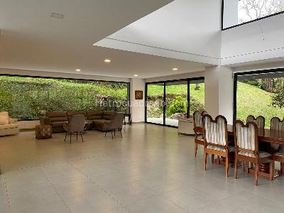 Casa de 4 alcobas en venta en Envigado, Envigado, 491 m² · foto 4 de 17