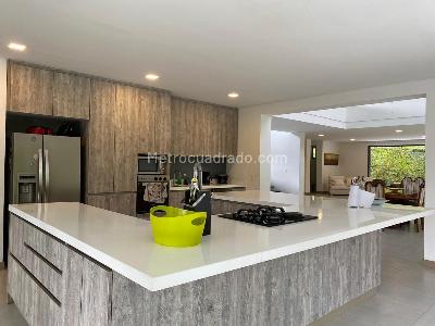 Casa de 4 alcobas en venta en Envigado, Envigado, 491 m² · foto 5 de 17