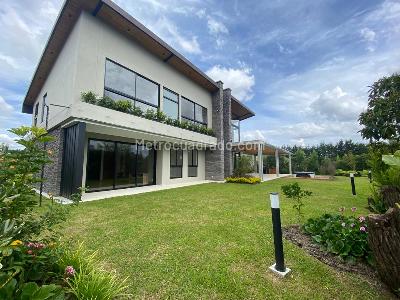 Casa de 4 alcobas en venta en Rionegro, Rionegro, 410 m² · foto 19 de 20