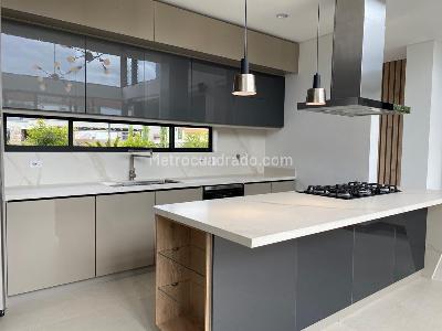 Casa de 4 alcobas en venta en Rionegro, Rionegro, 410 m² · foto 4 de 20