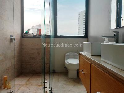 Apartamento de 2 alcobas en venta en El Poblado, Medellín, 130 m² · foto 13 de 16