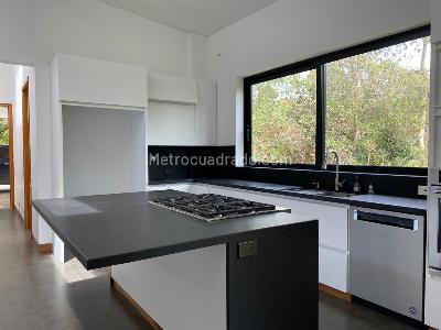Casa de 3 alcobas en venta en Rionegro, Rionegro, 380 m² · foto 3 de 18