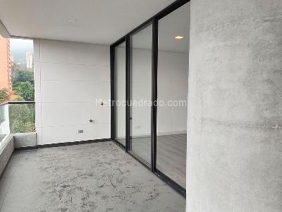 Apartamento de 3 alcobas en venta en El Poblado, Medellín, 139 m² · foto 18 de 19