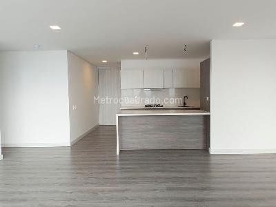 Apartamento de 3 alcobas en venta en El Poblado, Medellín, 139 m² · foto 4 de 19