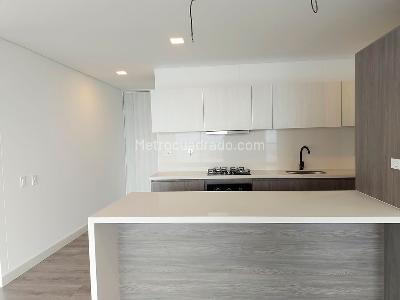 Apartamento de 3 alcobas en venta en El Poblado, Medellín, 139 m² · foto 7 de 19