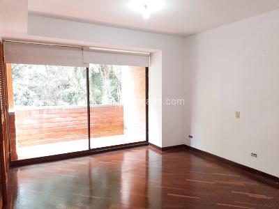 Apartamento de 3 alcobas en venta en El Poblado, Medellín, 168 m² · foto 9 de 14