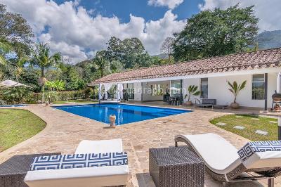 Casa de 5 alcobas en arriendo en Envigado, Envigado, 485 m² · foto 16 de 19