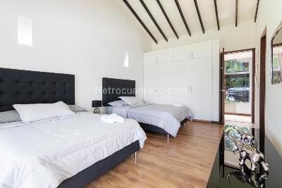Casa de 5 alcobas en arriendo en Envigado, Envigado, 485 m² · foto 9 de 19