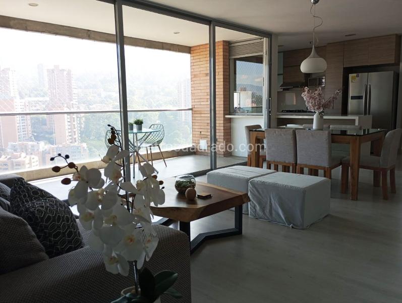 Apartamento Amoblado de 3 Alcobas en El Poblado - 2