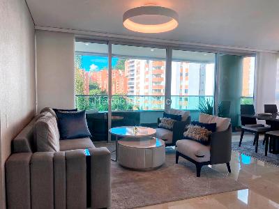 Apartamento de 3 alcobas en venta en El Poblado, Medellín, 150 m² · foto 2 de 19