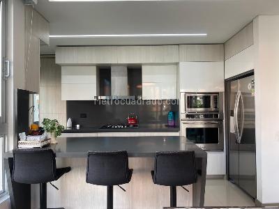 Apartamento de 3 alcobas en venta en El Poblado, Medellín, 150 m² · foto 6 de 19