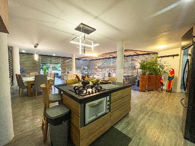 Casa de 4 alcobas en arriendo en Envigado, Envigado, 400 m² · foto 3 de 17