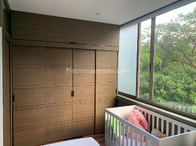 Apartamento de 2 alcobas en venta en El Poblado, Medellín, 145 m² · foto 11 de 14