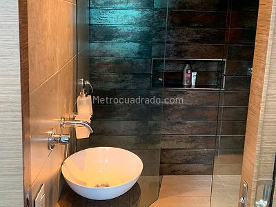 Apartamento de 2 alcobas en venta en El Poblado, Medellín, 145 m² · foto 14 de 14