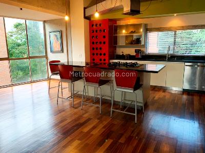 Apartamento de 2 alcobas en venta en El Poblado, Medellín, 145 m² · foto 2 de 14