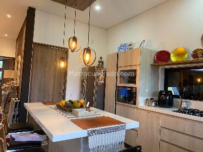 Casa de 4 alcobas en venta en Envigado, Envigado, 220 m² · foto 5 de 19