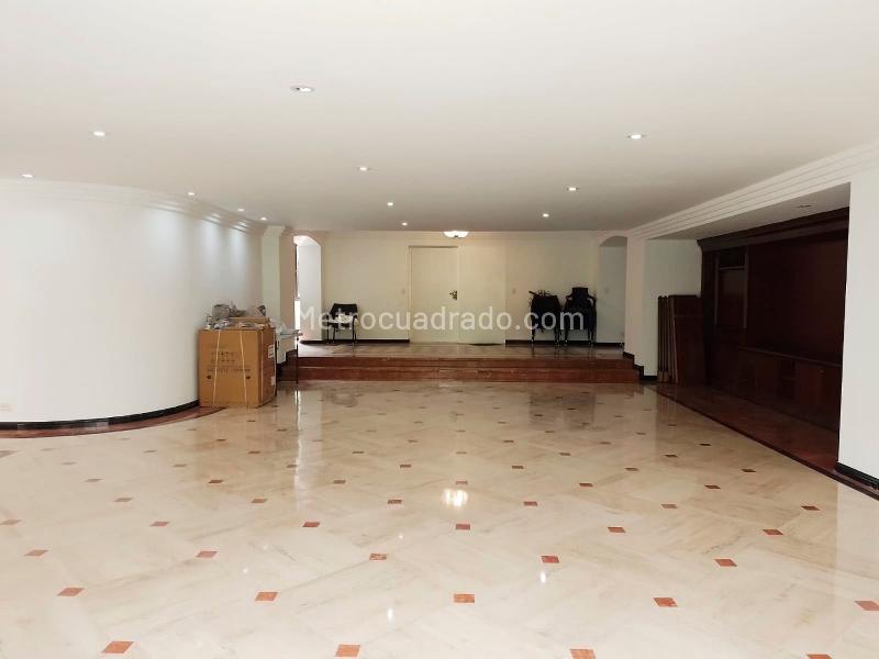 Apartamento de 3 Alcobas con Amenities en Lujo en El Poblado - 3