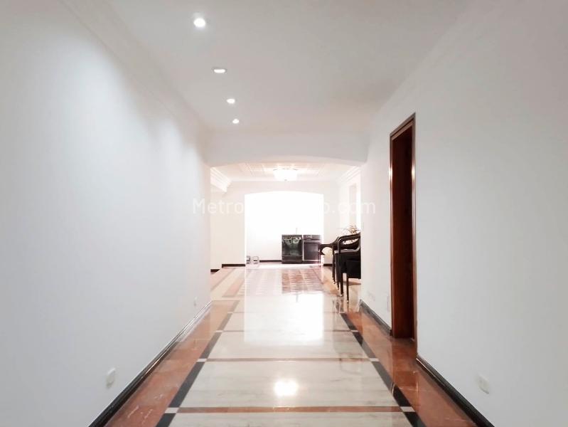 Apartamento de 3 Alcobas con Amenities en Lujo en El Poblado - 7