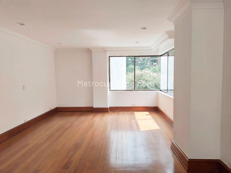 Apartamento de 3 Alcobas con Amenities en Lujo en El Poblado - 9