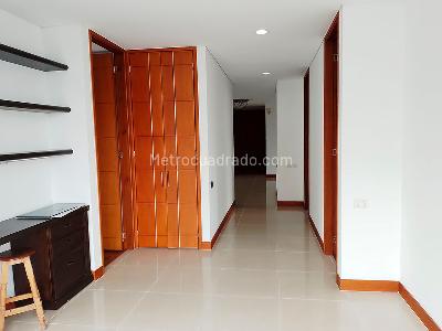 Apartamento en venta en El Poblado, Medellín · foto 12 de 17