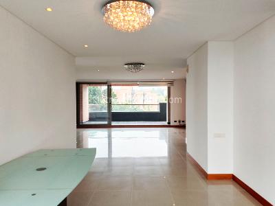 Apartamento en venta en El Poblado, Medellín · foto 5 de 17