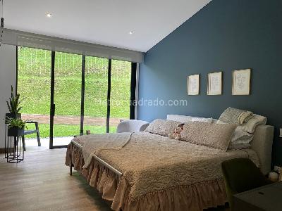 Casa de 3 alcobas en venta en El Poblado, Medellín, 520 m² · foto 12 de 20