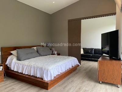 Casa de 3 alcobas en venta en El Poblado, Medellín, 520 m² · foto 13 de 20