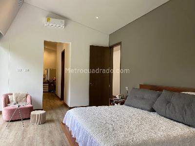 Casa de 3 alcobas en venta en El Poblado, Medellín, 520 m² · foto 14 de 20