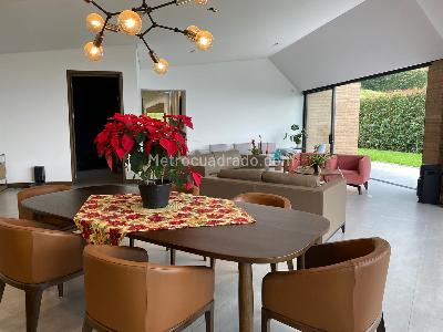 Casa de 3 alcobas en venta en El Poblado, Medellín, 520 m² · foto 4 de 20