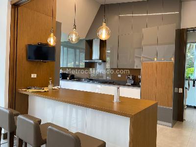 Casa de 3 alcobas en venta en El Poblado, Medellín, 520 m² · foto 6 de 20