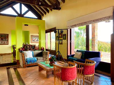 Casa de 3 alcobas en venta en Envigado, Envigado, 529 m² · foto 2 de 20