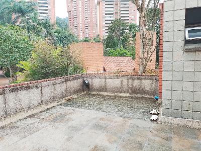 Casa de 4 alcobas en venta en El Poblado, Medellín, 700 m² · foto 14 de 14